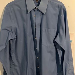 Men’s dress shirt wrinkle resistant